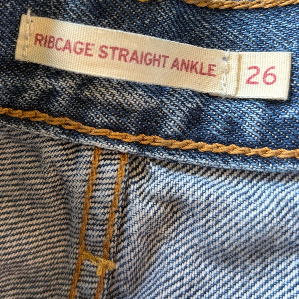 Levi’s Ribcage Ankle Straight Jean - Picture 10 of 12